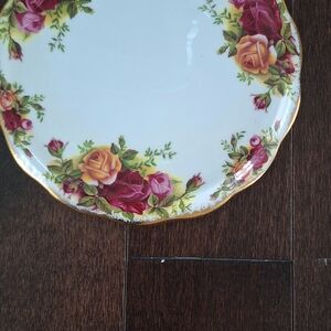 Floral Rose Pattern Plate with Gold Trim